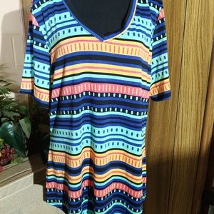 LulaRoe Iris tunic